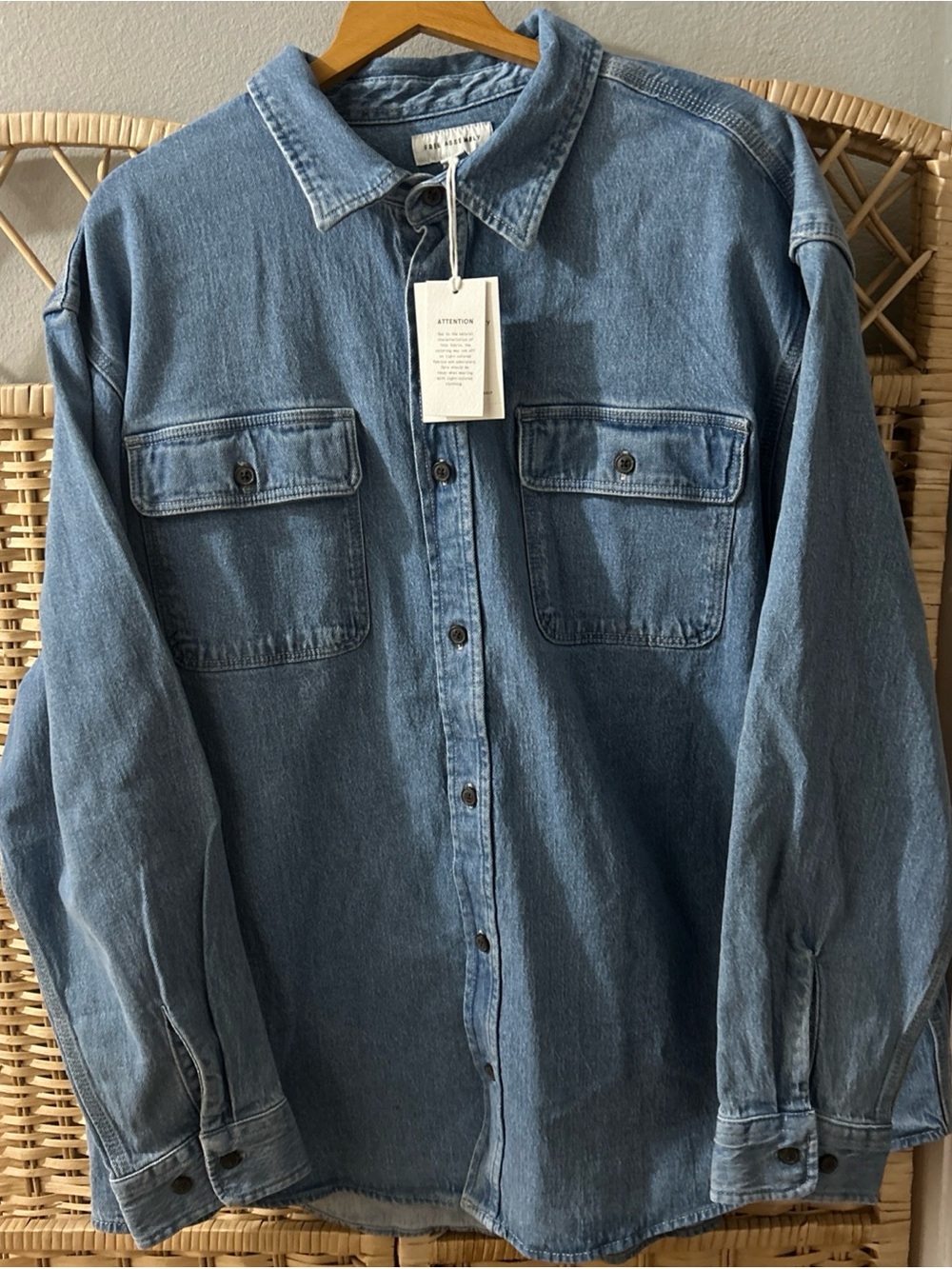 NWT Free Assembly Men’s Heavyweight Denim Overshirt Light Wash Size 2XL